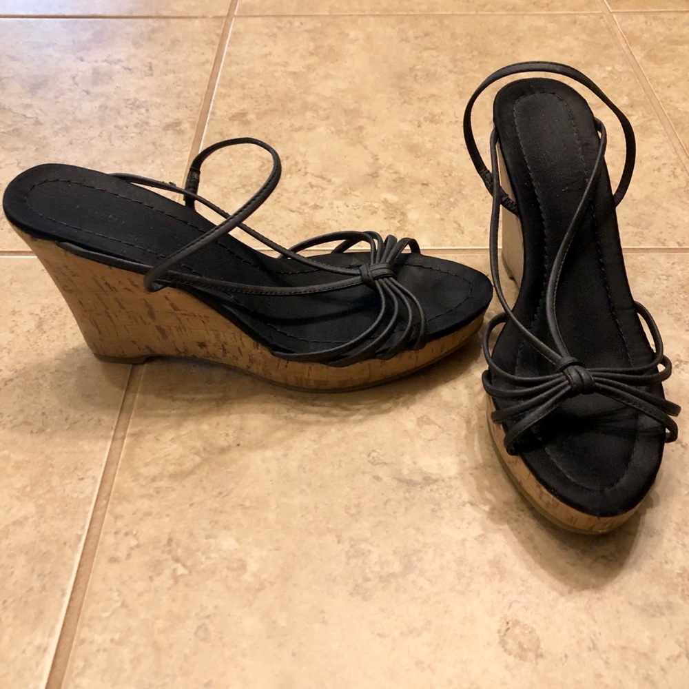 SOLD▪️Black/Cork Strappy Wedges